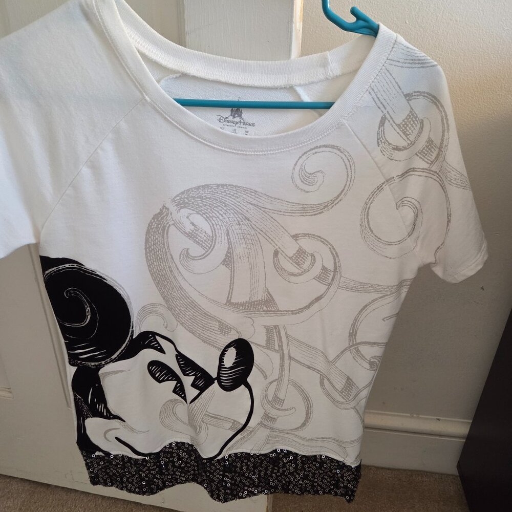 Disney shirt size xs